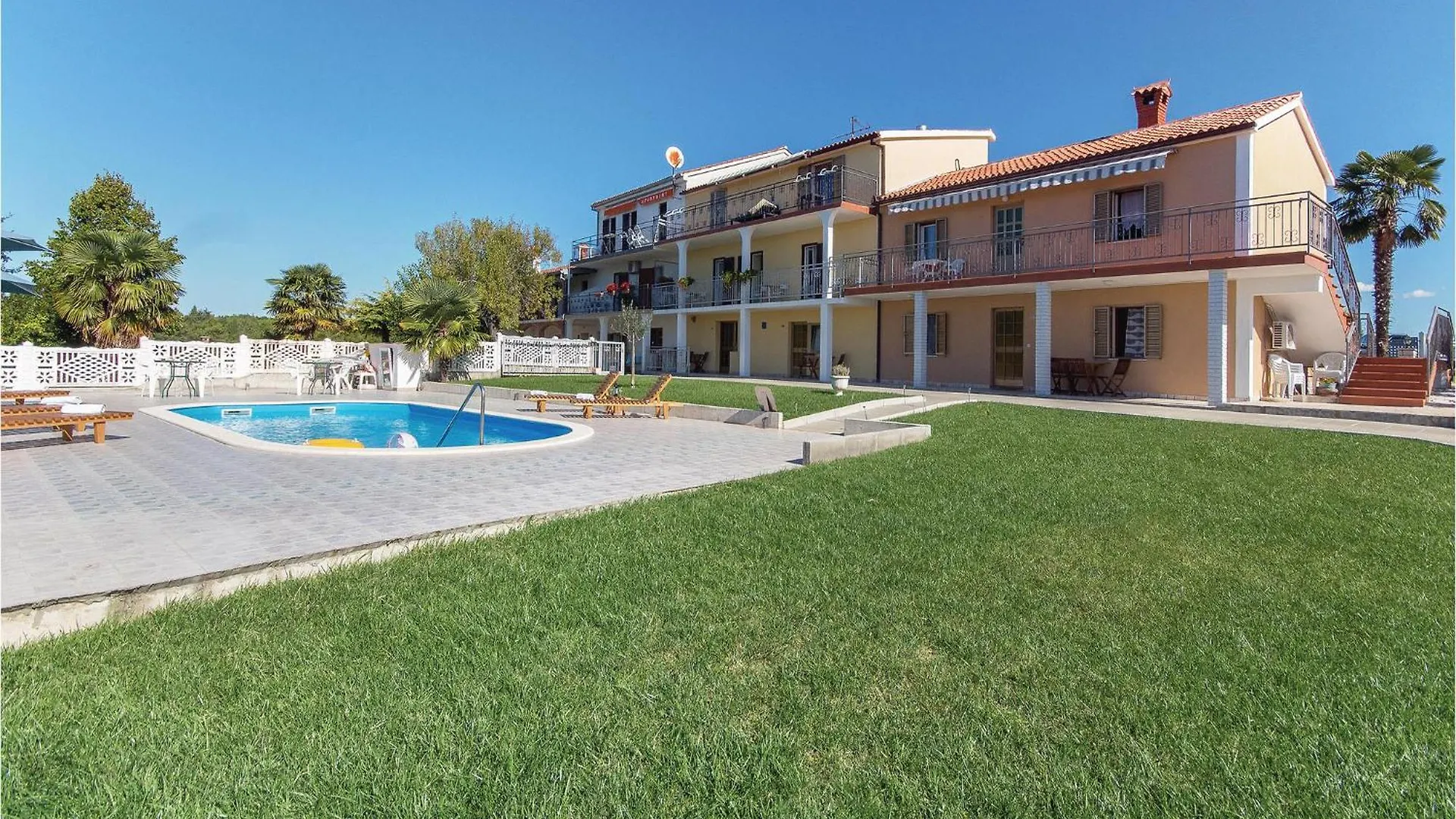Amazing Apartment In Vrsar With Kitchen