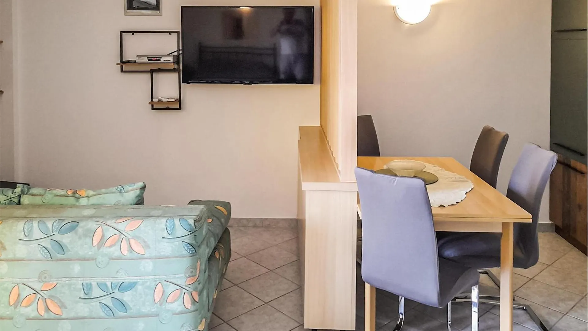 Amazing Apartment In Vrsar With Kitchen